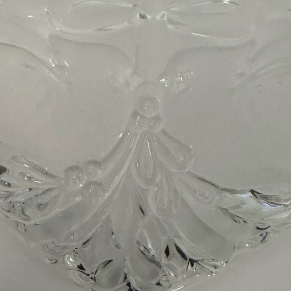 GORHAM CRYSTAL, Holiday Traditions Collection, Heart Dish Cardinal Holiday - Picture 8 of 16